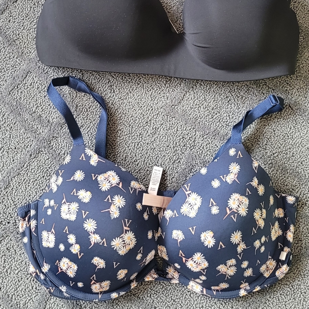 Lot of Victoria's Secret 38D Bras